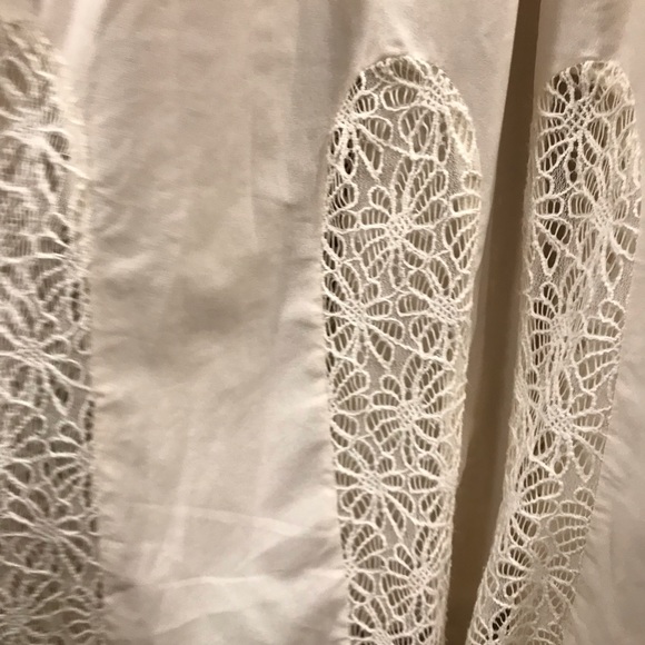 Beautiful Dress with lace detail-New✨ - Picture 7 of 16